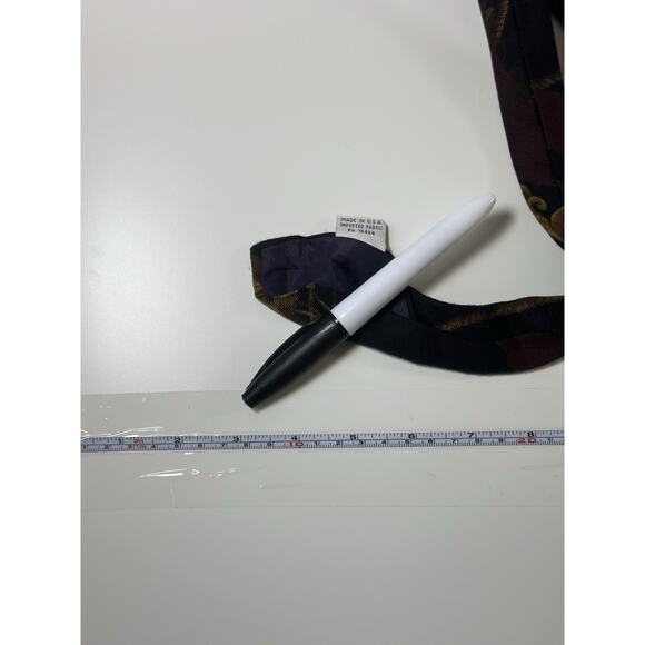 Vintage Camden Court Men’s Tie Black Gold Floral Medallion Geometric 80s 90s USA - Picture 6 of 6